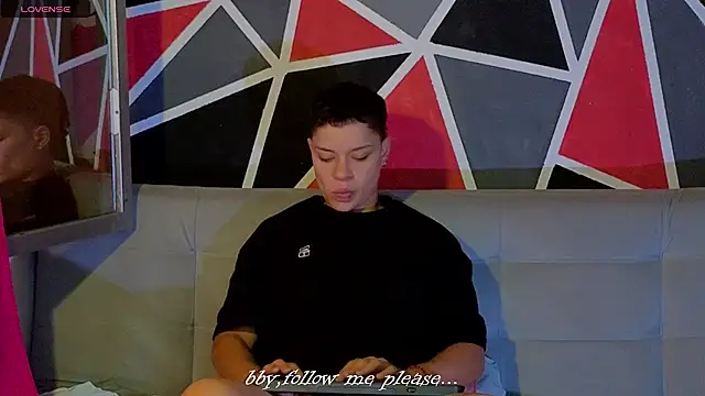 Snapshot of demimoore222 chatting on October 21, 12:39 pm demimoore222 online show from October 21, 12:39 pm