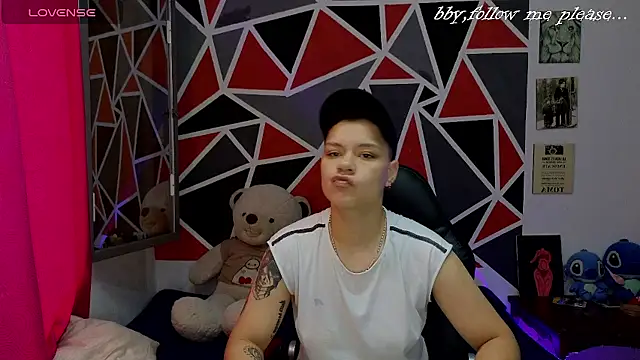 Snapshot of demimoore222 chatting on November 28, 2:42 pm demimoore222 online show from November 28, 2:42 pm