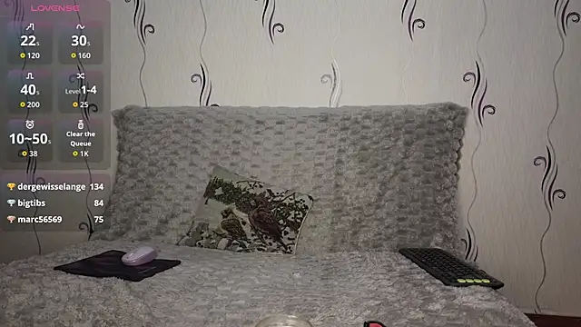 Alex-knows-better online show from November 10, 11:15 pm