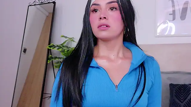 Snapshot of SaritaBratz chatting on November 7, 8:31 pm SaritaBratz online show from November 7, 8:31 pm