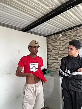 Snapshot of Miguel_bigcock chatting on March 15, 2:45 pm Miguel bigcock online show from March 15, 2:45 pm