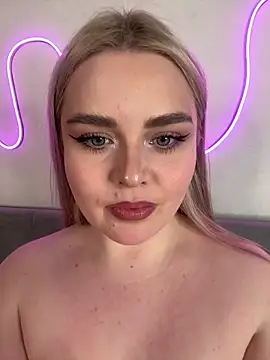 Snapshot of April_Vancee chatting on March 14, 3:14 pm April Vancee online show from March 14, 3:14 pm