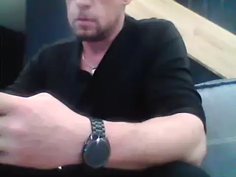 Snapshot of waldik083 chatting on March 1, 11:37 pm waldik083 online show from March 1, 11:37 pm