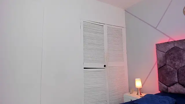 Snapshot of aurora_collinss_ chatting on March 18, 12:03 pm aurora collinss online show from March 18, 12:03 pm