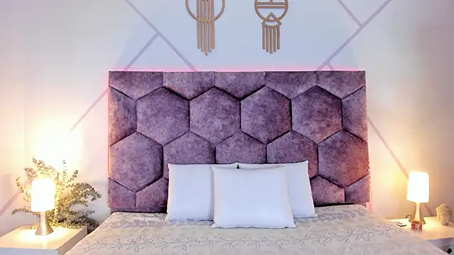 aurora collinss  online show from February 17, 12:45 pm