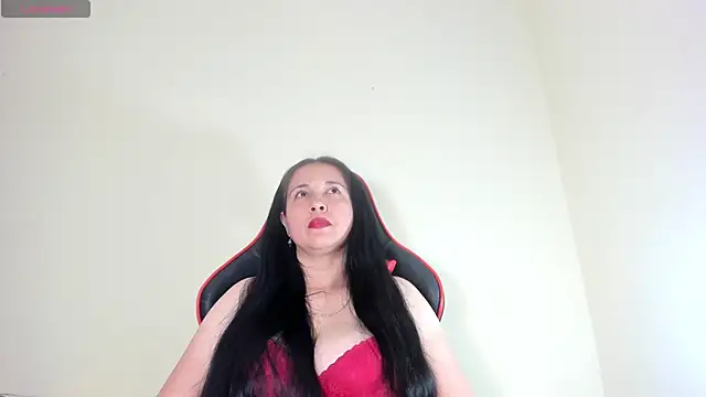 Snapshot of hot-nikol chatting on October 28, 2:04 am hot-nikol online show from October 28, 2:04 am