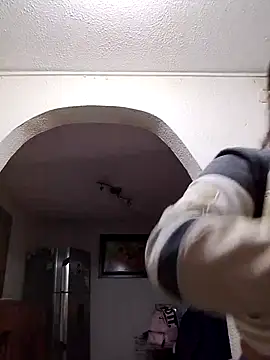 Snapshot of Sarah917 chatting on November 28, 5:37 pm Sarah917 online show from November 28, 5:37 pm