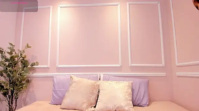 Lucy Canel online show from February 6, 7:39 pm