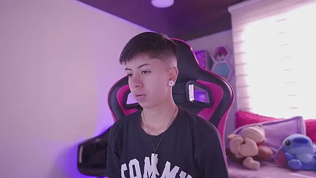 tommy blue online show from March 11, 12:50 pm