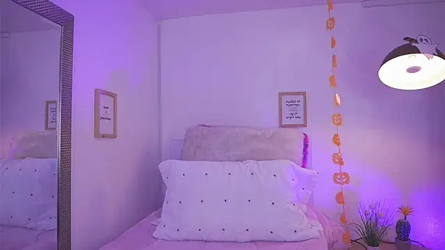 tommy blue online show from October 22, 1:00 pm