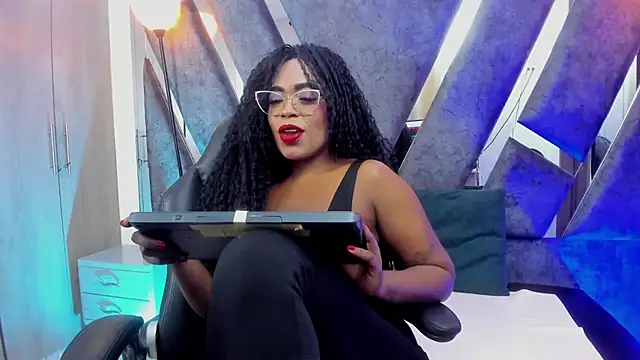 CandyMartinez  online show from October 24, 7:10 pm