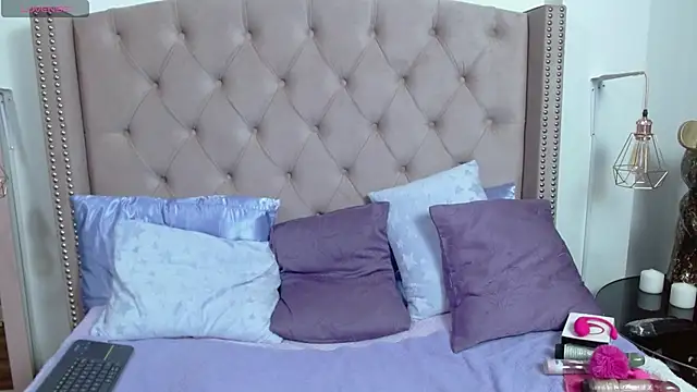 scarlettbooty online show from March 11, 6:32 am