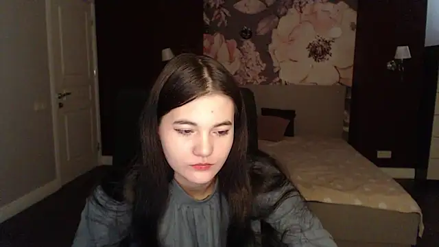 Snapshot of ElinaMils chatting on March 5, 3:29 pm ElinaMils online show from March 5, 3:29 pm