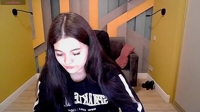 Snapshot of ElinaMils chatting on March 13, 12:35 pm ElinaMils online show from March 13, 12:35 pm