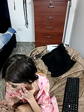 KratosAfroditacs online show from April 6, 4:46 am