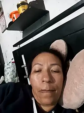 Snapshot of Antonela45 chatting on March 6, 12:43 am Antonela45 online show from March 6, 12:43 am