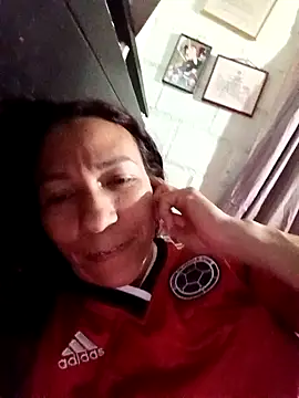 Snapshot of Antonela45 chatting on October 15, 12:00 am Antonela45 online show from October 15, 12:00 am