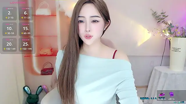 Snapshot of October_10 chatting on March 5, 8:32 am October 10 online show from March 5, 8:32 am