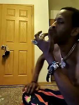 BadazzRXL online show from November 12, 4:40 pm