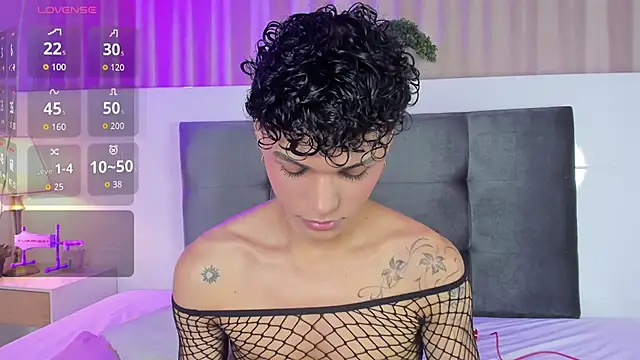 Kai riptide online show from November 18, 8:35 pm