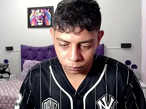 Snapshot of Alejandroo_22 chatting on October 27, 2:32 pm Alejandroo 22 online show from October 27, 2:32 pm