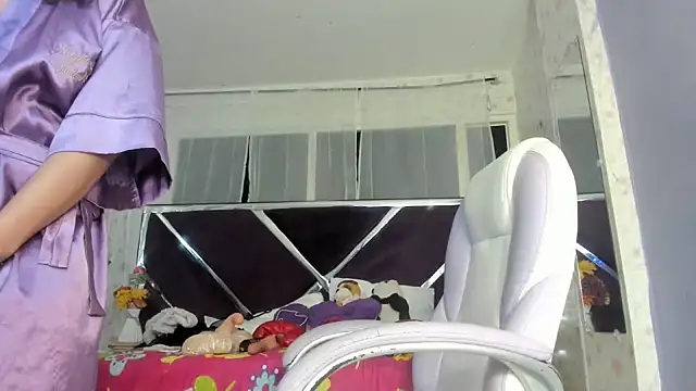 Snapshot of emma_morgan_1 chatting on October 20, 10:49 am emma morgan 1 online show from October 20, 10:49 am