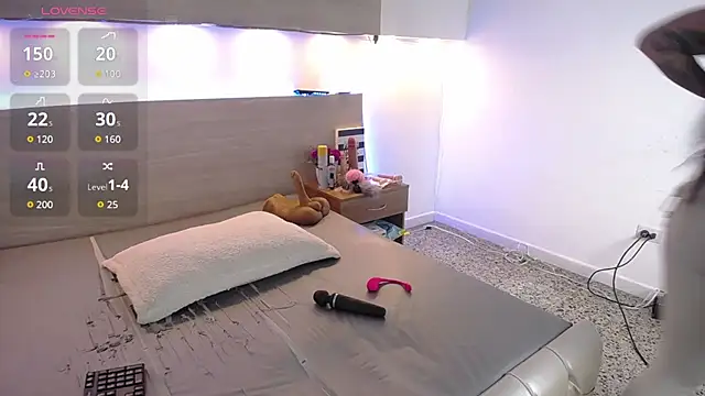 Cristal Velle online show from October 6, 12:24 pm