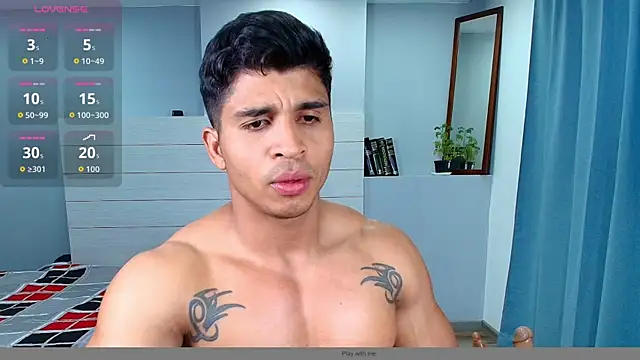 Snapshot of Apolotherock chatting on October 17, 6:54 pm Apolotherock online show from October 17, 6:54 pm