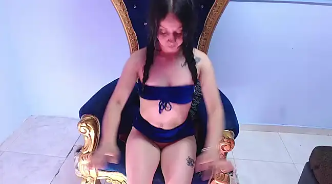 Snapshot of Madyyfox chatting on March 12, 6:33 pm Madyyfox online show from March 12, 6:33 pm