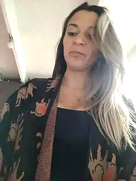 Isabella Varella online show from March 12, 1:51 pm