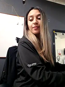 Isabella Varella online show from October 14, 2:29 pm