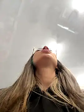 Isabella Varella online show from October 18, 1:08 am