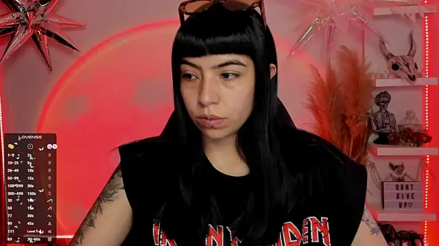 Saraa Desiree online show from March 5, 10:54 pm