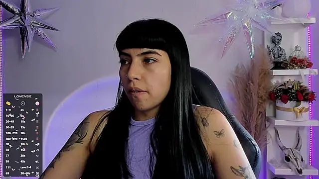 Saraa Desiree online show from March 17, 8:09 pm