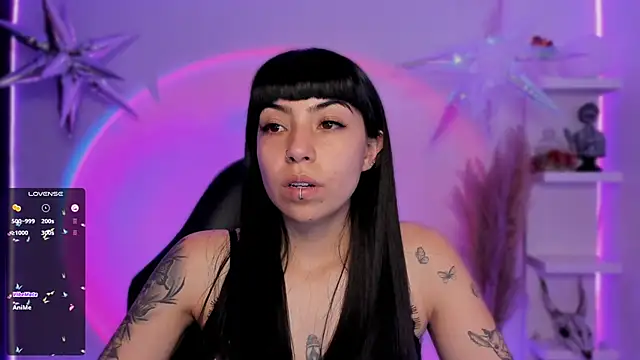 Saraa Desiree online show from March 21, 8:50 pm