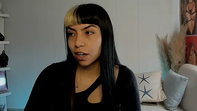 Saraa Desiree online show from September 10, 12:49 pm