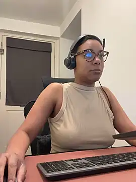 Melia Rayne online show from February 17, 10:45 am