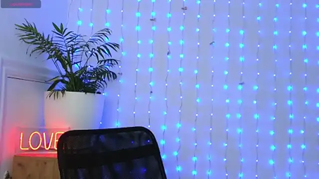 neferutt online show from January 7, 11:56 am