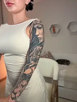 ValentinaMilann online show from April 15, 12:06 am