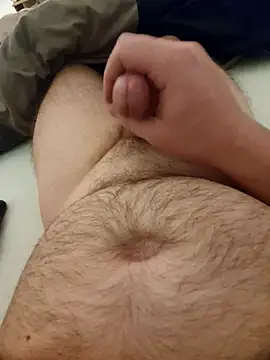 Snapshot of Littleshyguy chatting on November 6, 3:24 pm Littleshyguy online show from November 6, 3:24 pm