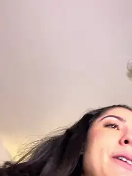 isabella winkler online show from January 6, 2:10 pm