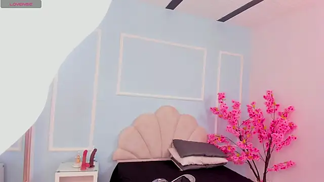 Snapshot of Candaceoweens chatting on March 8, 7:42 pm Candaceoweens online show from March 8, 7:42 pm