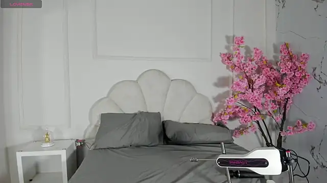 Snapshot of Candaceoweens chatting on October 26, 3:45 am Candaceoweens online show from October 26, 3:45 am