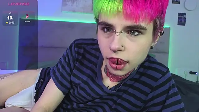 Snapshot of Alex_Vallley chatting on October 30, 11:05 pm Alex Vallley online show from October 30, 11:05 pm