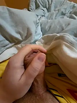 Snapshot of michall223 chatting on March 6, 9:36 am michall223 online show from March 6, 9:36 am