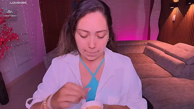 heidy johns online show from April 11, 3:11 am