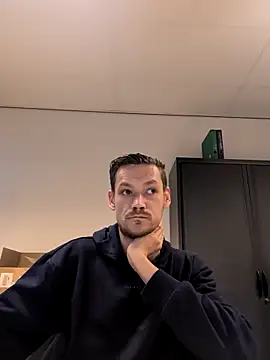 Snapshot of arnoanro chatting on March 4, 1:06 pm arnoanro online show from March 4, 1:06 pm