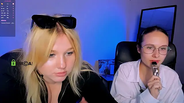 Snapshot of mona_cloud chatting on October 3, 11:24 pm mona cloud online show from October 3, 11:24 pm