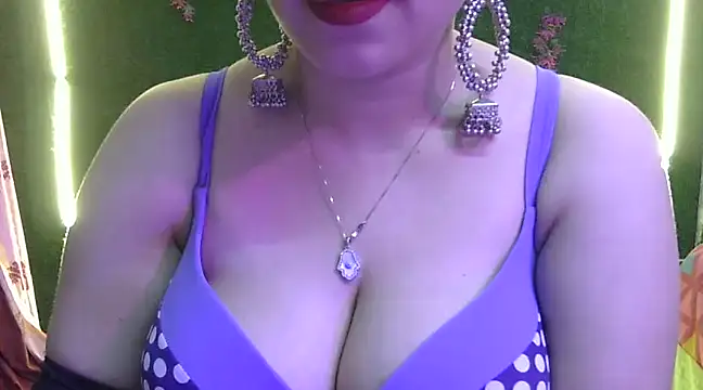 Snapshot of Hot_Anshi120 chatting on March 22, 6:33 am Hot Anshi120 online show from March 22, 6:33 am