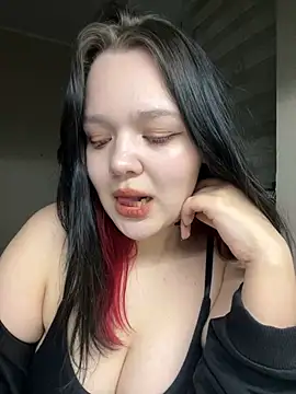 Viella Rosewood online show from March 17, 8:51 pm